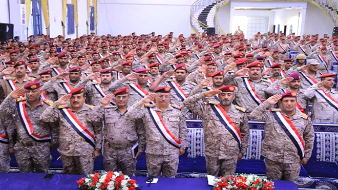 تخرج الدفعتين الخامسة قادة كتائب والـ11 تأهيل ضباط بالمنطقة العسكرية الثالثة
